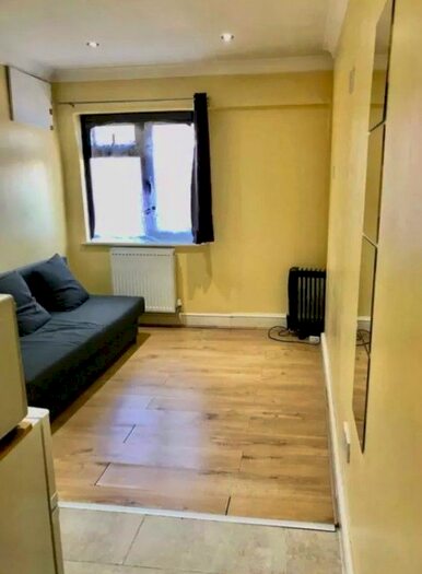 1 Bedroom Studio To Rent In Stanton Close, Orpington, BR5