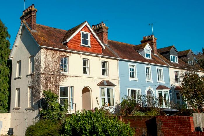 2 Bedroom Flat To Rent In Belvedere Drive, Newbury RG14