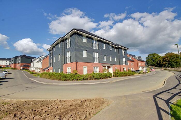 2 Bedroom Flat For Sale In Virginia Drive, Haywards Heath, RH16