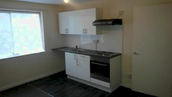 2 Bedroom Flat To Rent In Chapelsite Court, Coleman Rd, Belvedere, Kent, DA17