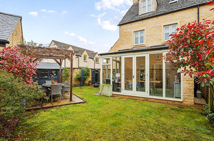 4 Bedroom Semi Detached House For Sale In Mercer Way, Tetbury, Gloucestershire, GL8