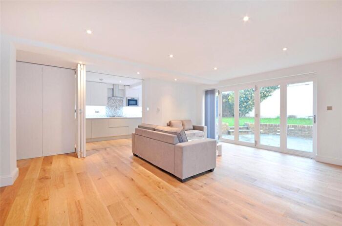 3 Bedroom Flat To Rent In Chevening Road, Queens Park, NW6