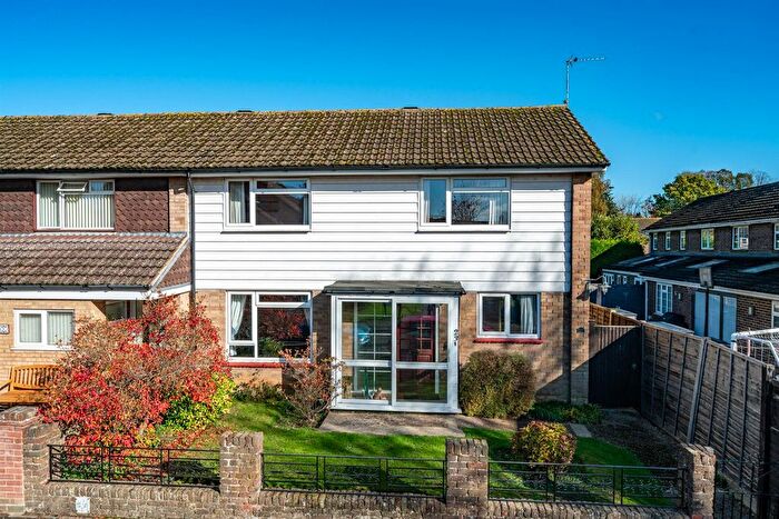 3 Bedroom End Terrace House For Sale In St Lawrence Close, Bovingdon, Hertfordshire, HP3