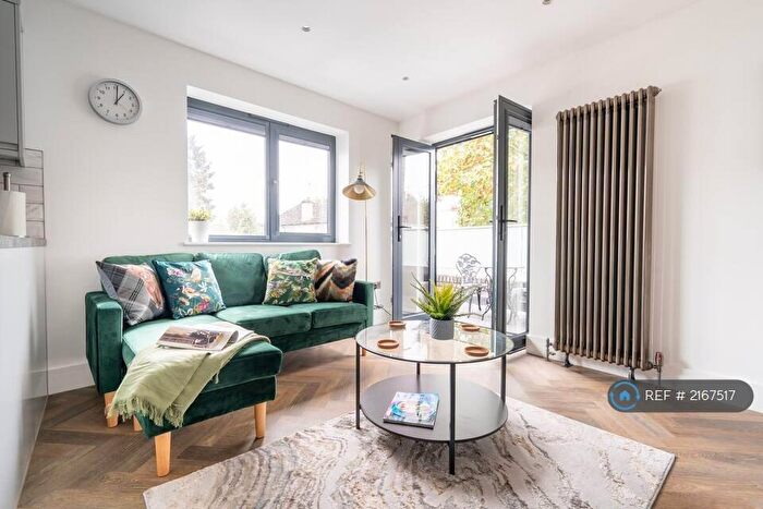 1 Bedroom Flat To Rent In Station Lane, Hornchurch, RM12