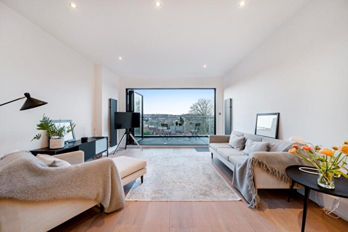 2 Bedroom Apartment To Rent In Wolseley Road London, N8