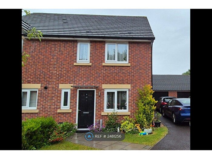 3 Bedroom Semi-Detached House To Rent In Dennis Street, Eastleaze, Swindon, SN5
