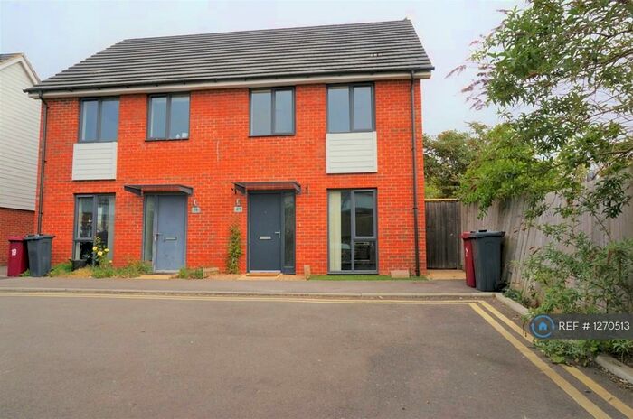 3 Bedroom Semi-Detached House To Rent In Alexander Turner Close, Reading, RG1