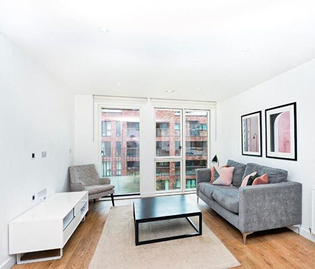 1 Bedroom Flat To Rent In Cooks Road, London, E15