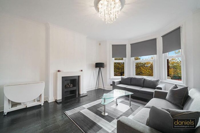 3 Bedroom Flat To Rent In Holland Road, Kensal Rise, London, NW10