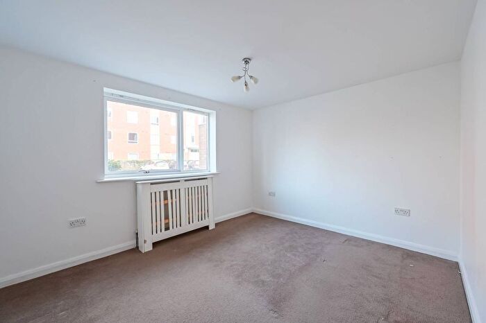 2 Bedroom Flat For Sale In Beckton, Beckton, London, E6
