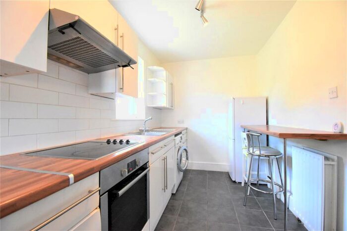 1 Bedroom Apartment To Rent In Bath Road, Maidenhead, Berkshire, SL6