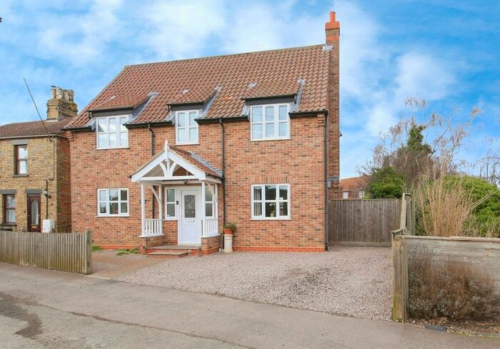 4 Bedroom Detached House For Sale In Marina Drive, March, PE15