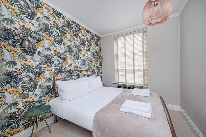 2 Bedroom Flat To Rent In Luke Street, Shoreditch, London, EC2A