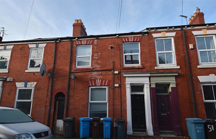 2 Bedroom Terraced House For Sale In Hutt Street, Hull, HU3