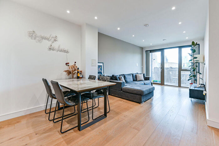 2 Bedroom Flat For Sale In Vega House, Hemming Street, Bethnal Green, London, E1
