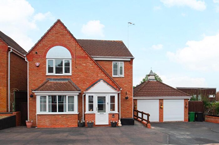 4 Bedroom Detached House For Sale In Offwell Close, Redditch, Worcestershire, B98