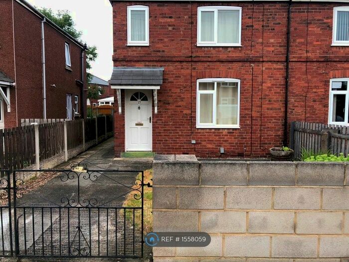 3 Bedroom Semi-Detached House To Rent In Wheatcroft, Castleford, WF10