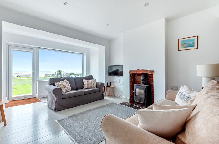2 Bedroom Terraced House To Rent In Hill Head Road, Fareham, Hampshire, PO14
