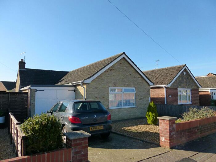 2 Bedroom Bungalow To Rent In Hemingford Crescent, Stanground, Peterborough, PE2