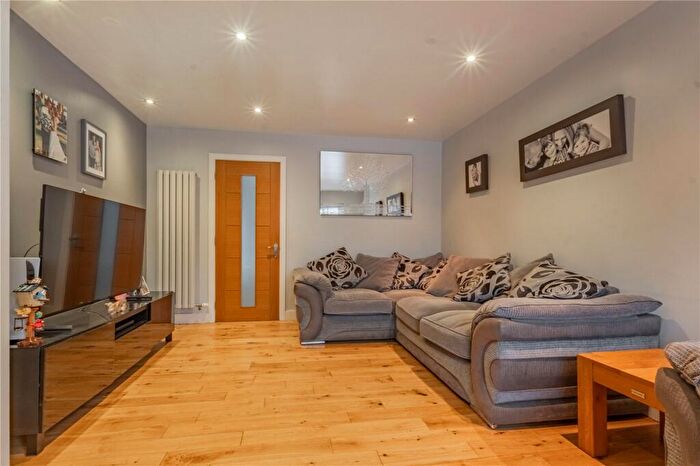 4 Bedroom Detached House For Sale In Hurst Meadow, Burnedge, Rochdale, OL16