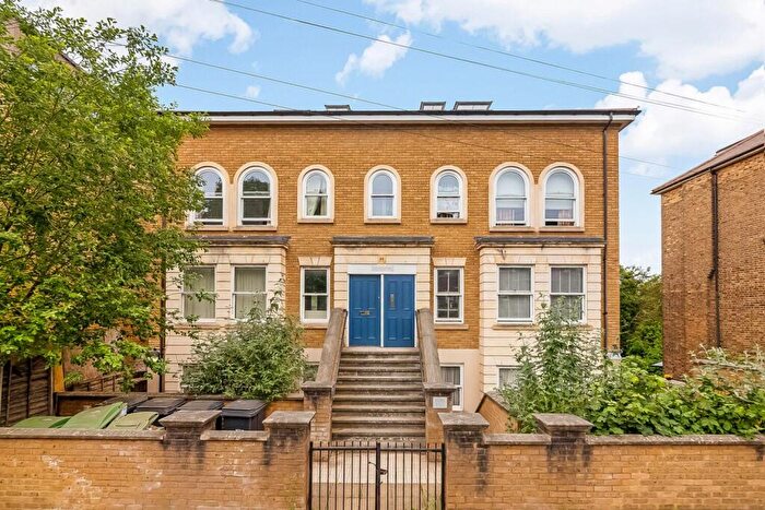 2 Bedroom Apartment For Sale In Auckland Hill, London, SE27