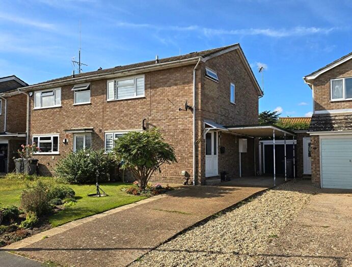 3 Bedroom Semi-Detached House For Sale In Meadowlands, Ipswich, IP10