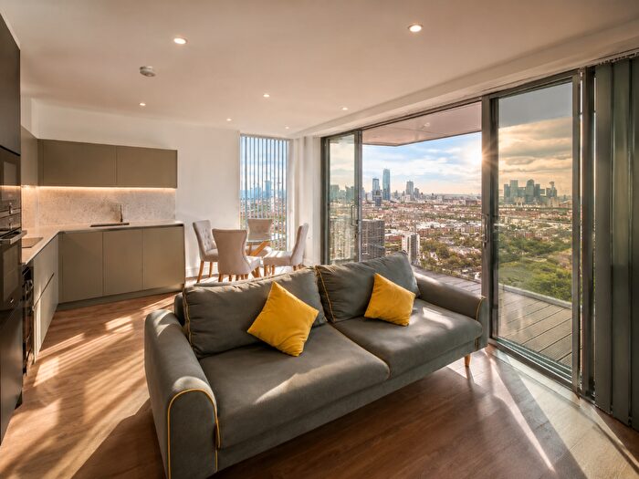 1 Bedroom Flat To Rent In Cassia House, Piazza Walk, London, E1