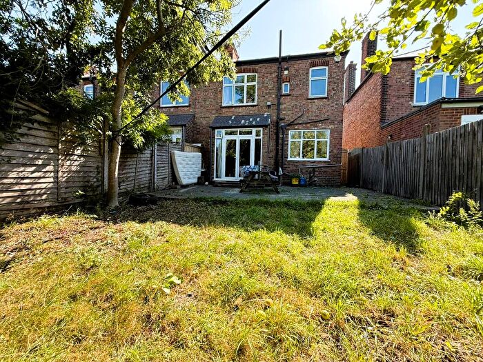 3 Bedroom Semi-Detached House For Sale In Rosemary Avenue, London, N3