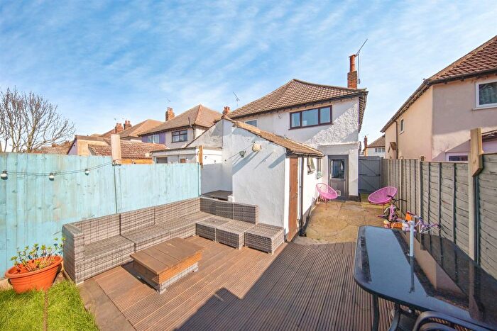 3 Bedroom Semi Detached House For Sale In Reading Road, Ipswich, IP4