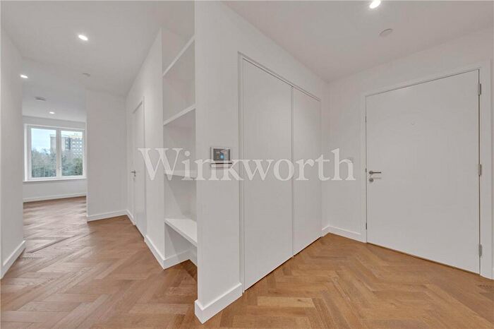 2 Bedroom Apartment To Rent In Ribbon Lane, London, NW2