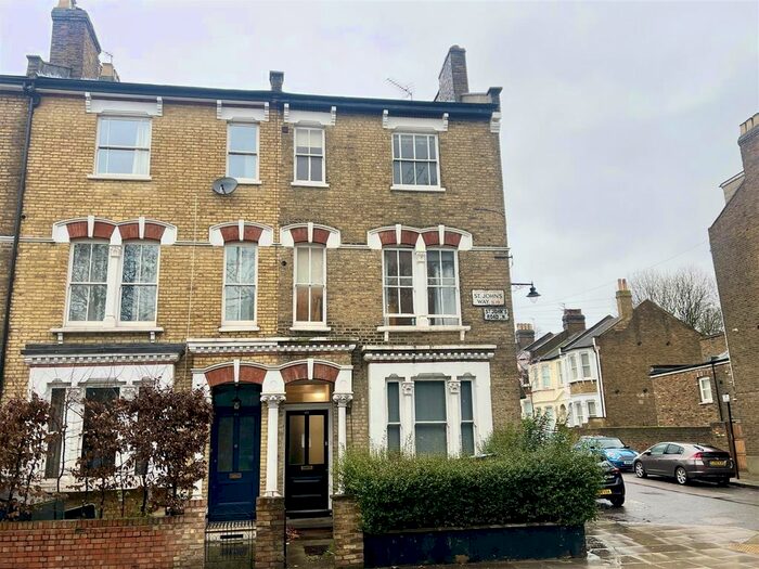 Studio To Rent In St. John's Way, Upper Holloway, London, N19