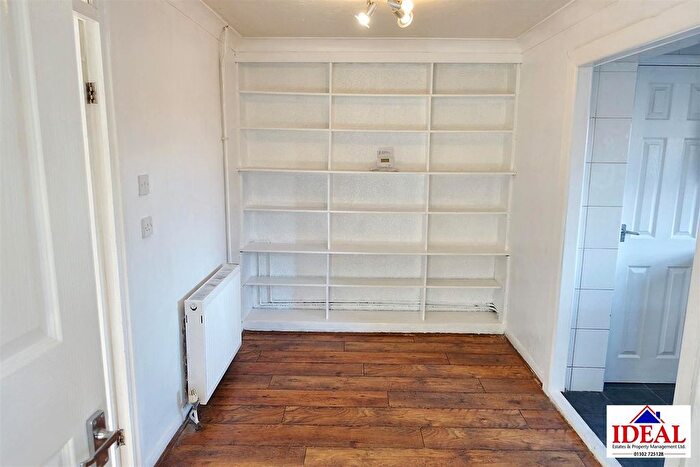 3 Bedroom Terraced House For Sale In Low Lands Walk, Askern, Doncaster, DN6