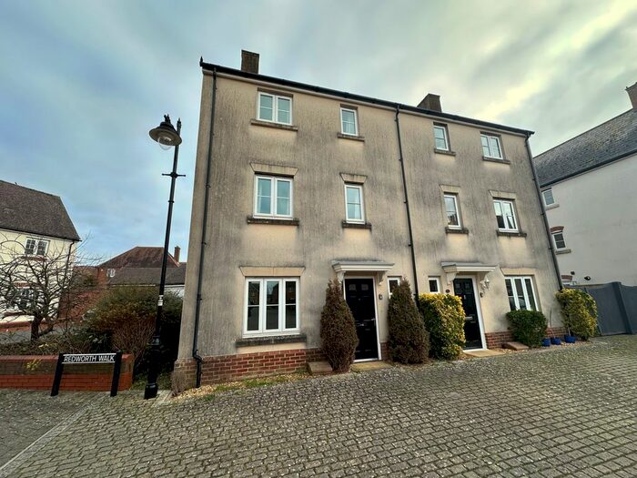 4 Bedroom Semi-Detached House To Rent In Conyger Road, Amesbury, SP4