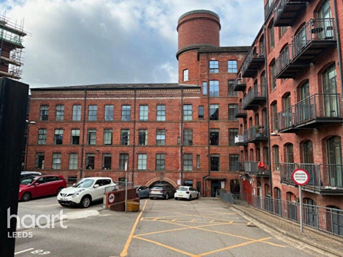 2 Bedroom Apartment For Sale In East Street, Leeds, LS9