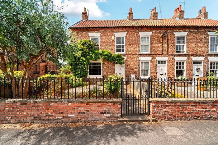 4 Bedroom End Of Terrace House For Sale In Main Street, York, YO41