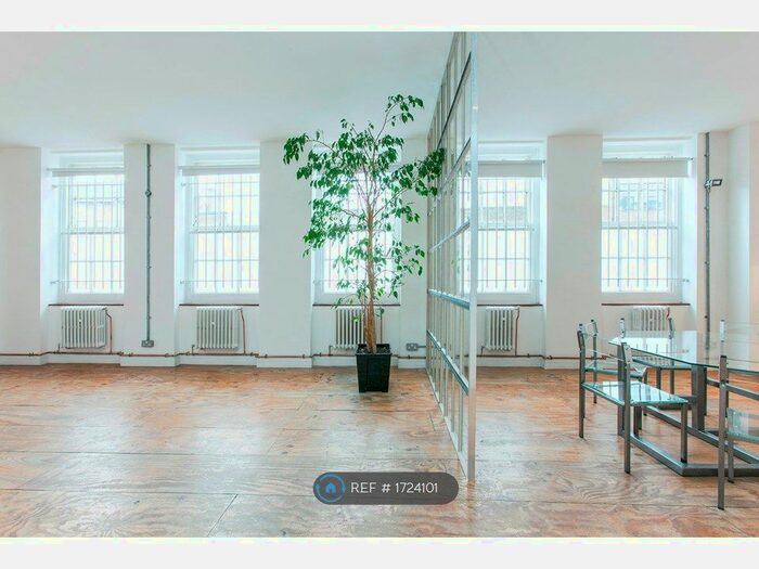 3 Bedroom Flat To Rent In Tudor Road, London, E9