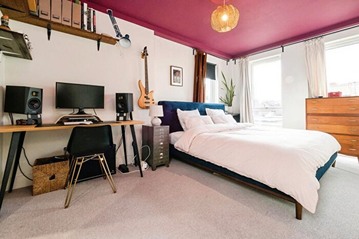 2 Bedroom Flat For Sale In Kempton Mews, East Ham, London, E6