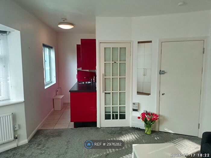 Studio To Rent In Headstone Lane, London, HA2