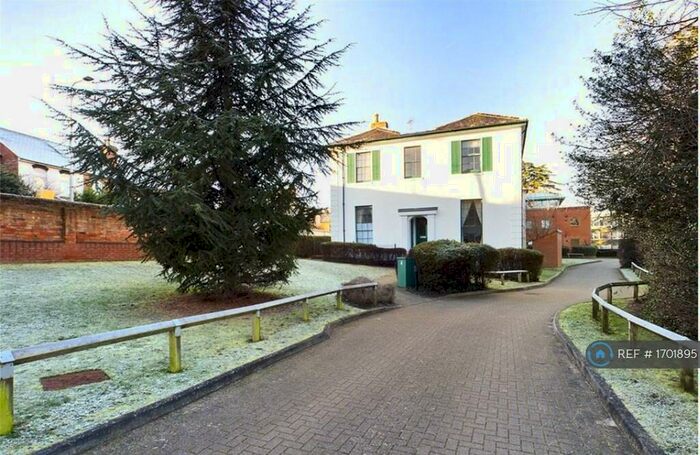 2 Bedroom Flat To Rent In All Saints Gardens, Reading, RG1