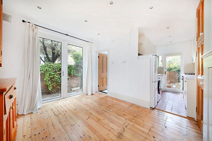 2 Bedroom Flat To Rent In Cowley Road, Mortlake, SW14