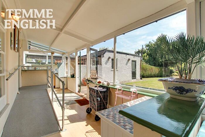 3 Bedroom Detached Bungalow For Sale In Highcliffe Road, Wickford, Essex, SS11