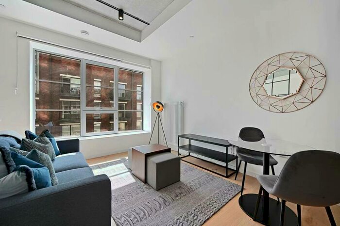 Apartment To Rent In Douglass Tower, Goodluck Hope, London, E14