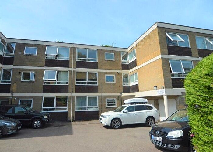 2 Bedroom Flat To Rent In Grosvenor Road, St Albans, AL1
