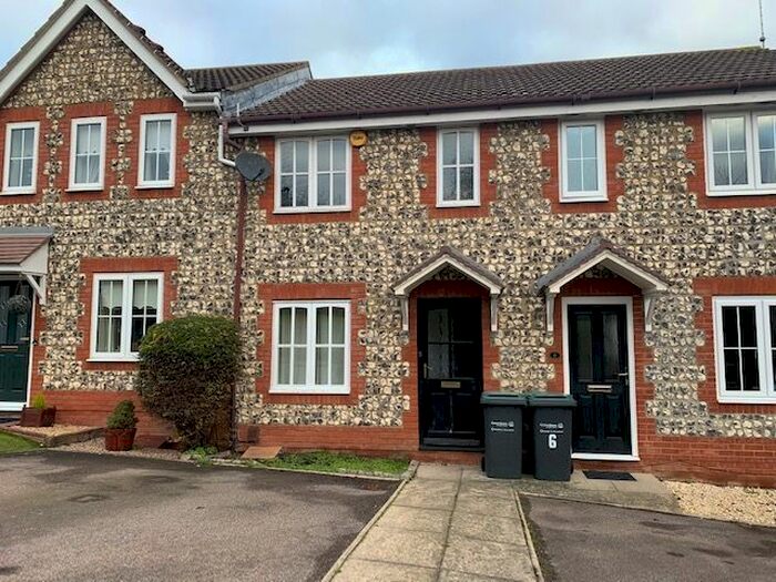 2 Bedroom Terraced House To Rent In Rosebank Gardens, Northfleet, Gravesend, DA11