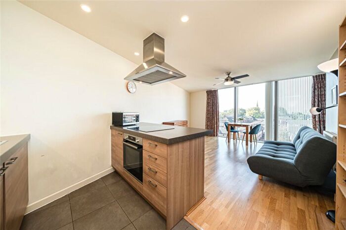 1 Bedroom Apartment To Rent In Atrium Heights, Little Thames Walk, Greenwich, London, SE8