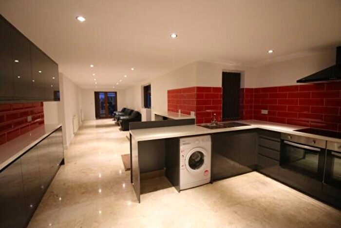 7 Bedroom Terraced House To Rent In May Street Cardiff, CF24