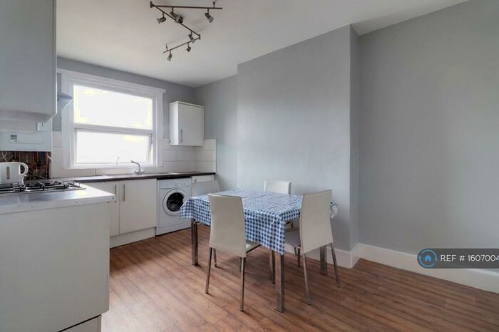1 Bedroom Flat To Rent In Stoke Newington Road, London, N16