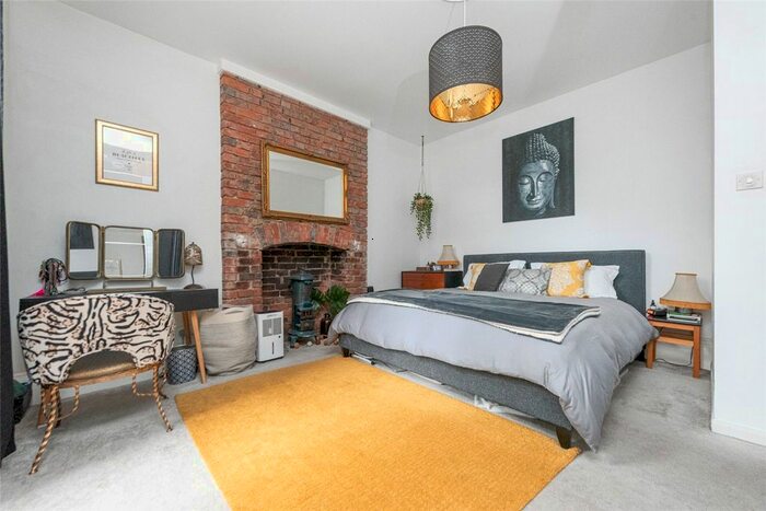 2 Bedroom Flat To Rent In Station Road, London, NW10