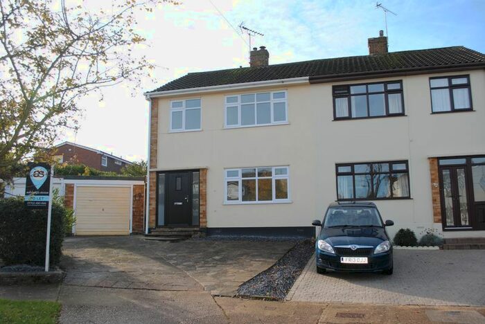 3 Bedroom Semi-Detached House To Rent In Link Road, Rayleigh, SS6