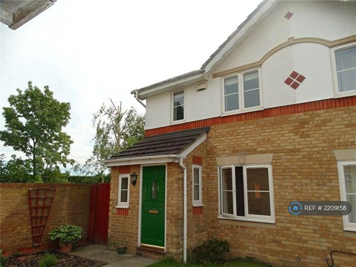 3 Bedroom Semi-Detached House To Rent In Montana Gardens, London, SE26